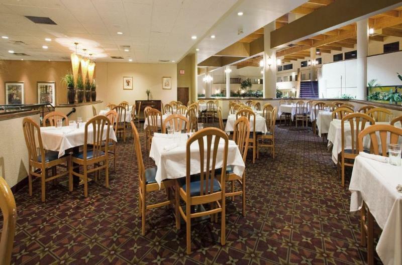 Ramada Inn Lafayette Conference Center المطعم الصورة